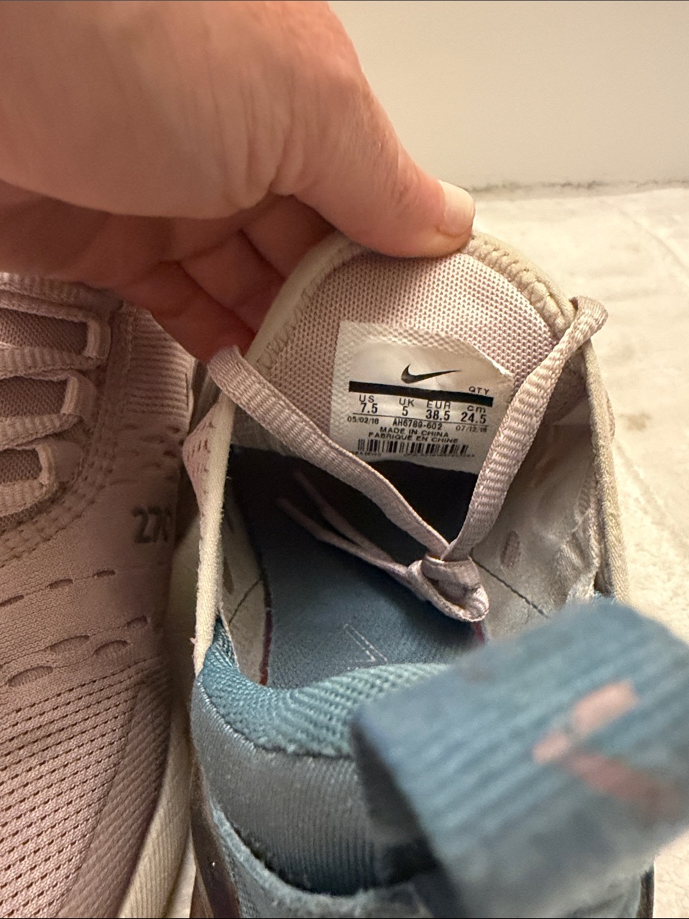 Nike Women's Air 270 Sneakers in Dusty Pink and Teal Accent size 7.5 - Picture 7 of 7